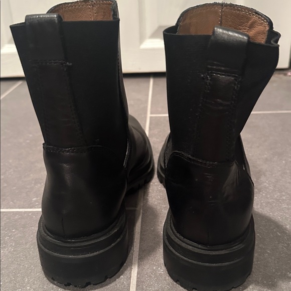 Madewell Chelsea Leather Boots - Picture 6 of 8